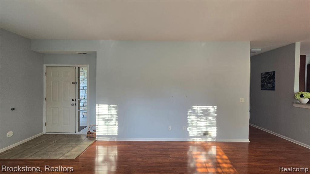 1976 Pinecroft Drive, 194, Canton, MI 48188 — Photo 6