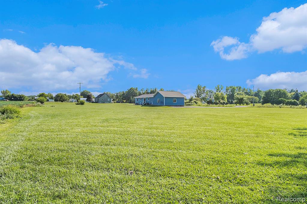 9437 Sheridan Road, Gaines Vlg, MI 48436 — Photo 28
