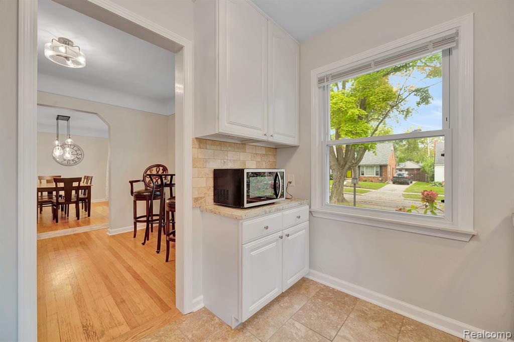 4423 Groveland Avenue, Royal Oak, MI 48073 — Photo 11