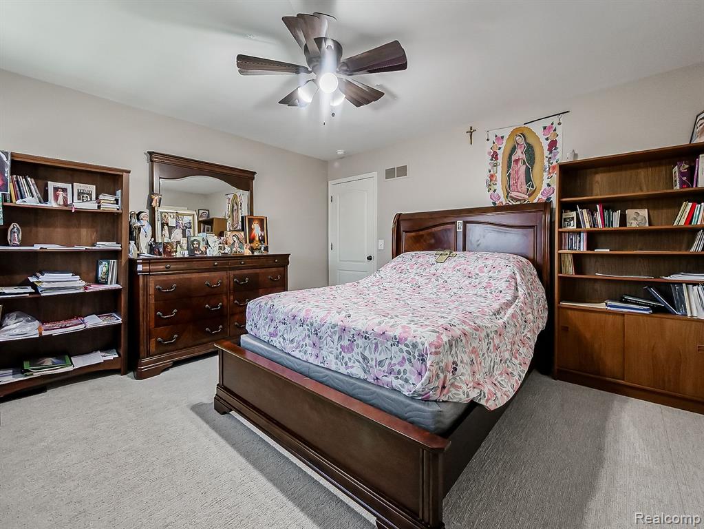 43261 CHARDONNAY Drive, Sterling Heights, MI 48314 — Photo 28