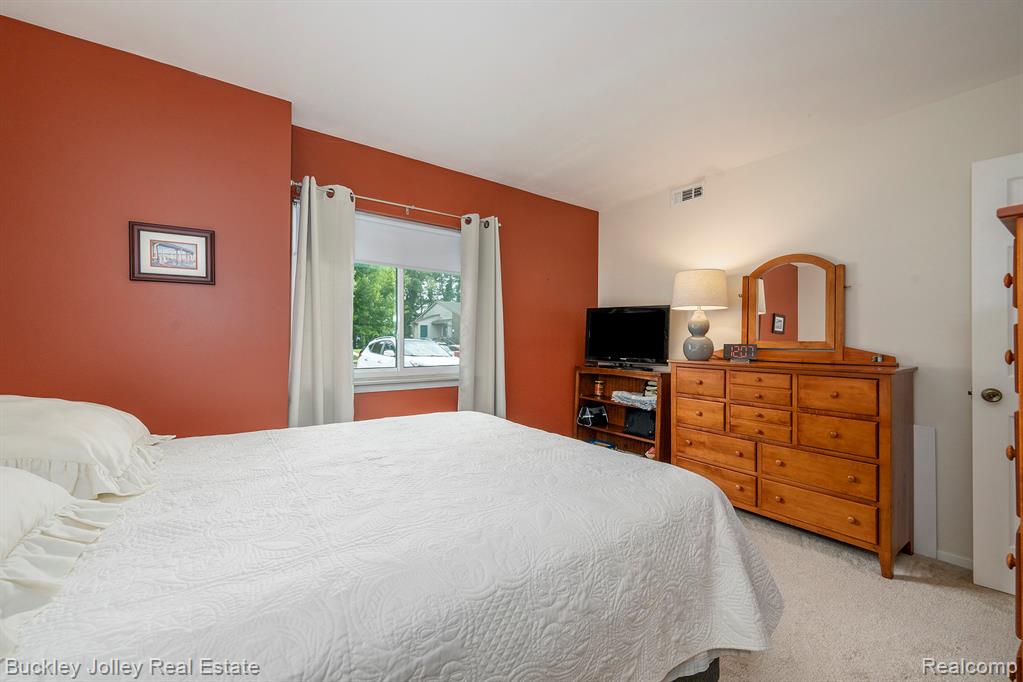 399 Spring Brooke Drive, Brighton, MI 48116 — Photo 6