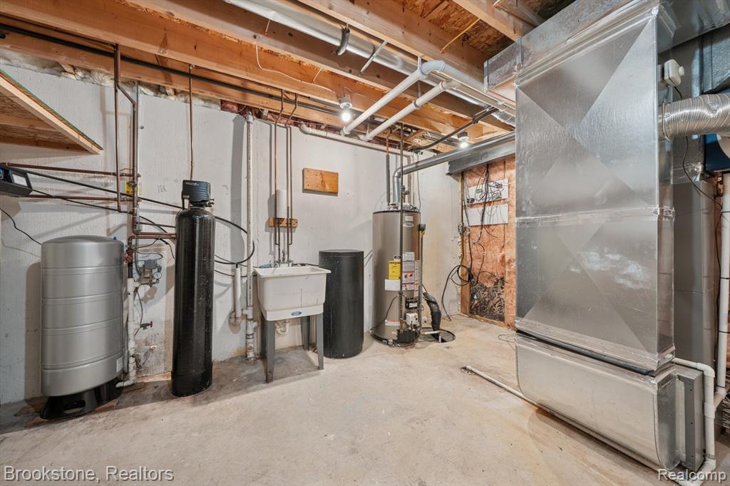 9088 Posey Drive, Whitmore Lake, MI 48189 — Photo 42