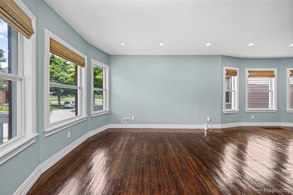 3498 Townsend Street, Detroit, MI 48214 — Photo 5