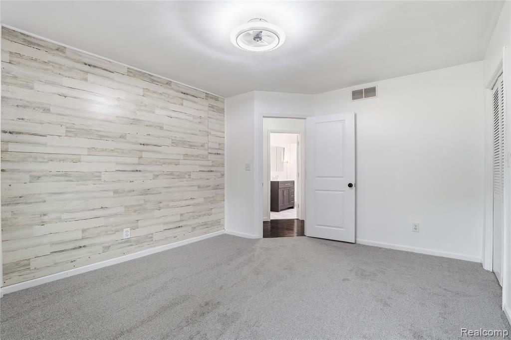 2465 Egelston Avenue, Burton, MI 48509 — Photo 12