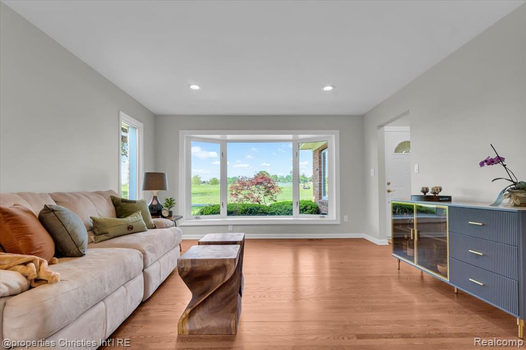 6225 Golfview Drive, Bloomfield Hills, MI 48301 — Photo 13
