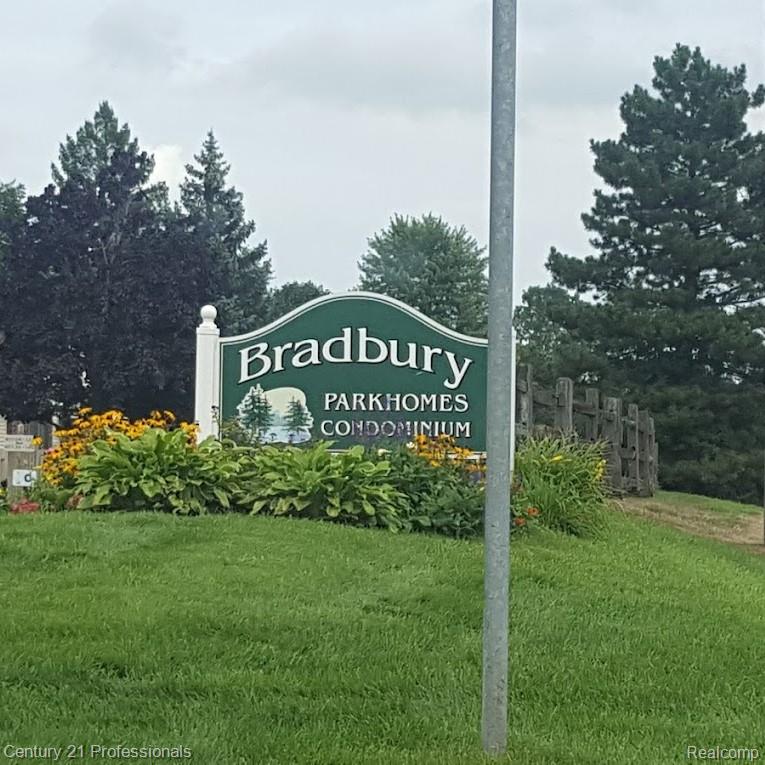 40705 Newport Drive, Plymouth, MI 48170 — Photo 2