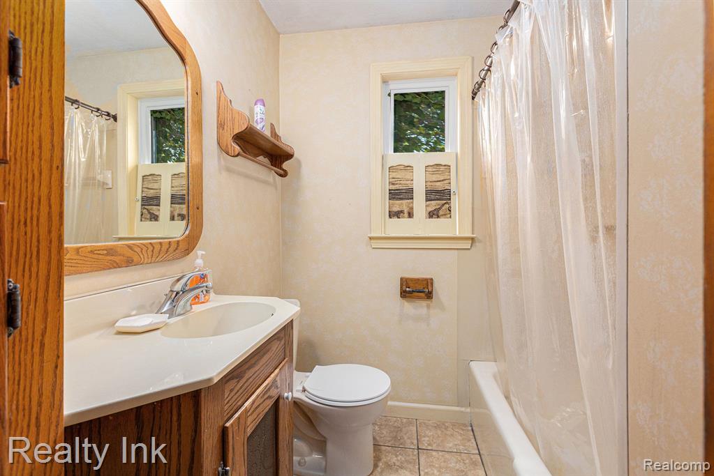 204 W LAFAYETTE Street, Milford, MI 48381 — Photo 9