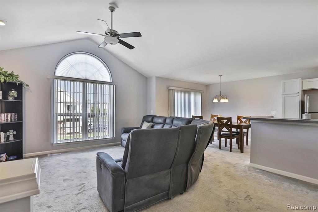 51699 ADLER PARK Drive W, Chesterfield, MI — Photo 5