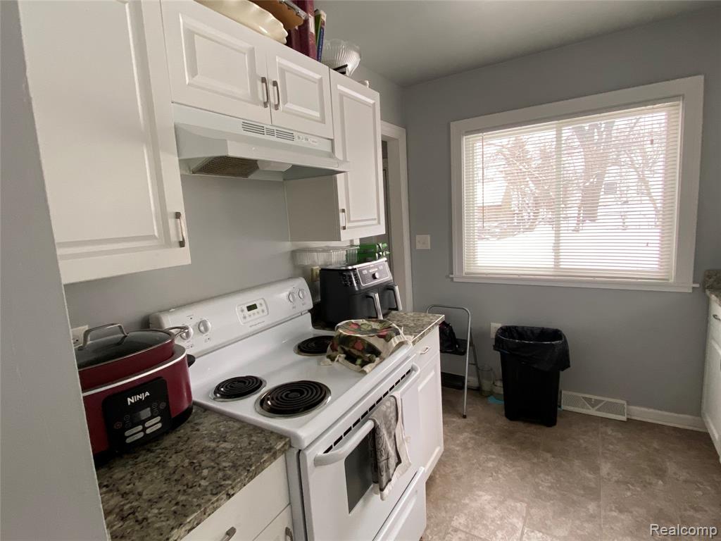 417 Cameron Avenue, Pontiac, MI 48342 — Photo 4