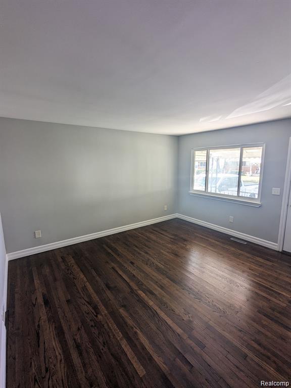 5113 Glenis Street, Dearborn Heights, MI 48125 — Photo 6