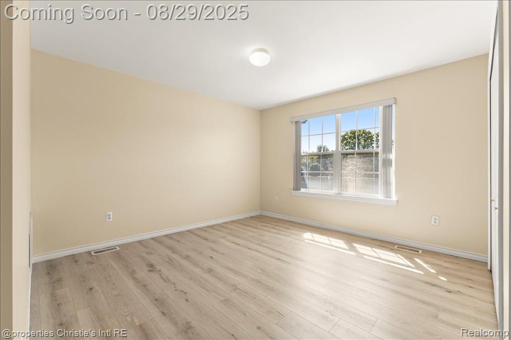 19236 W 11 Mile Road, Lathrup Village, MI 48076 — Photo 18