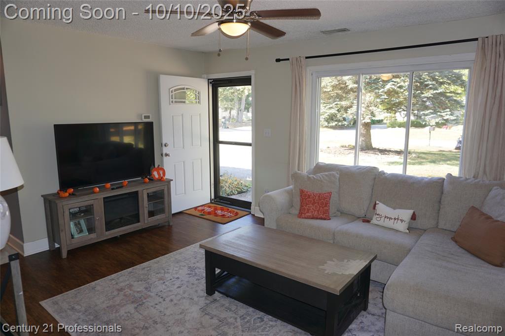 3657 Coleport Street, Orion, MI — Photo 3