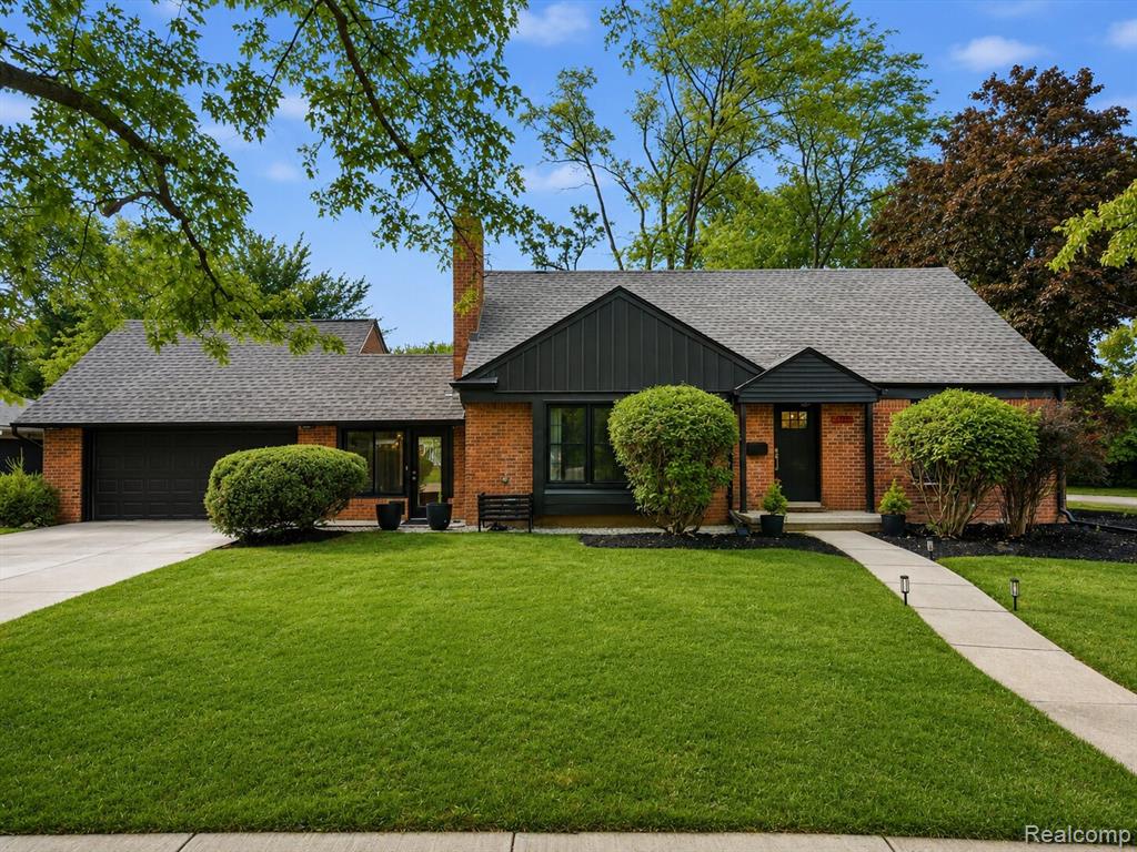 32253 Sheridan Drive, Beverly Hills, MI 48025