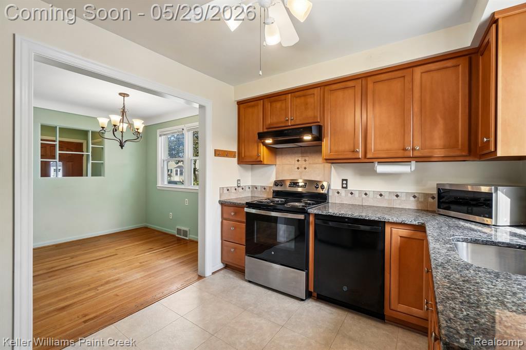 20620 Alger Street, Saint Clair Shores, MI 48080 — Photo 8