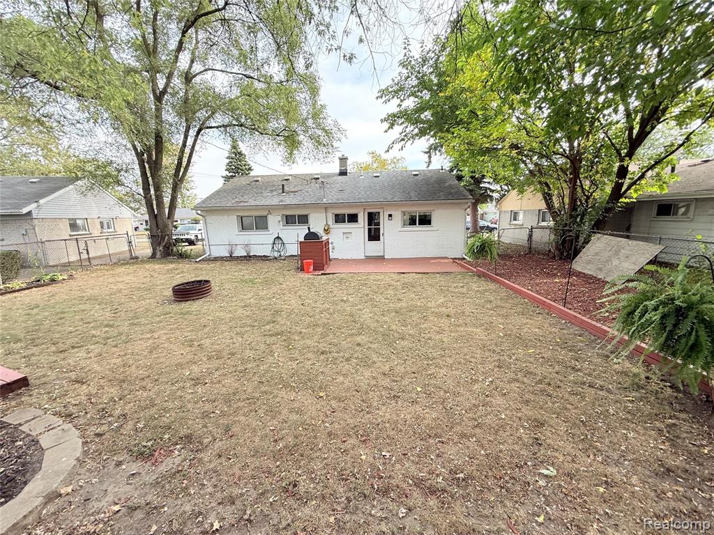 25747 Miracle Drive, Madison Heights, MI 48071 — Photo 4