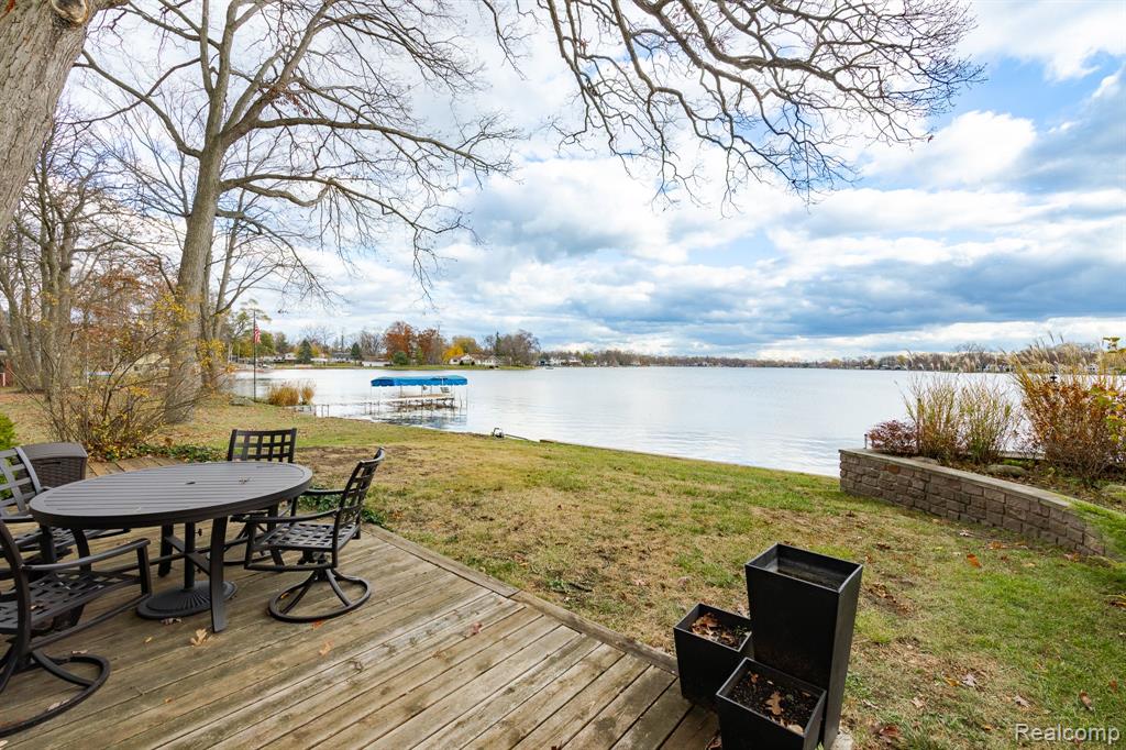 9149 LONGCROFT Drive, White Lake, MI — Photo 46