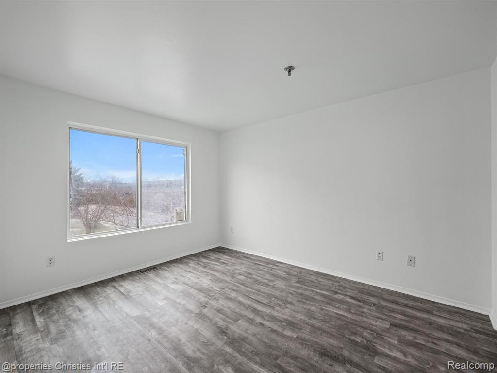 23206 CORNERSTONE VILLAGE Drive, Southfield, MI 48075 — Photo 18