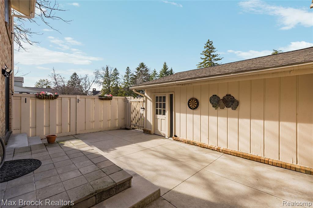 7451 Pebble Point, West Bloomfield, MI — Photo 41