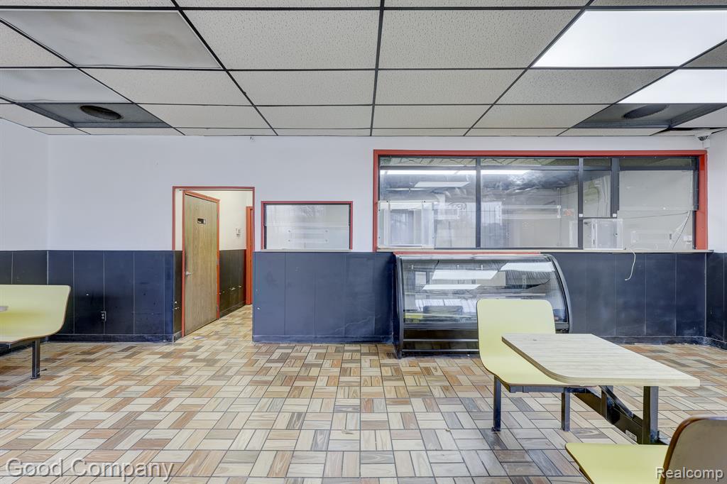 21559 GRAND RIVER Avenue - Photo 4