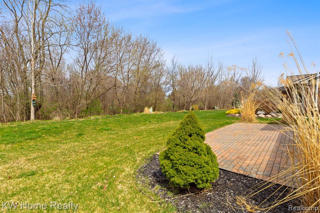 28642 OAKMONTE Circle W, New Hudson, MI 48165 — Photo 7