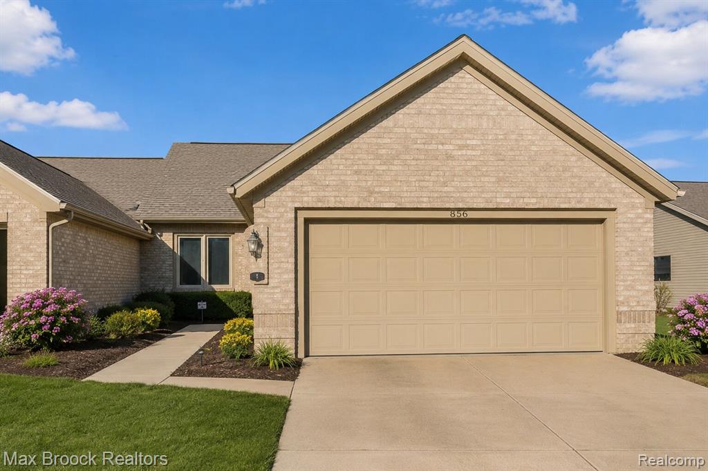 2546 Highridge Lane SE, Grand Rapids, MI 49546 — front exterior