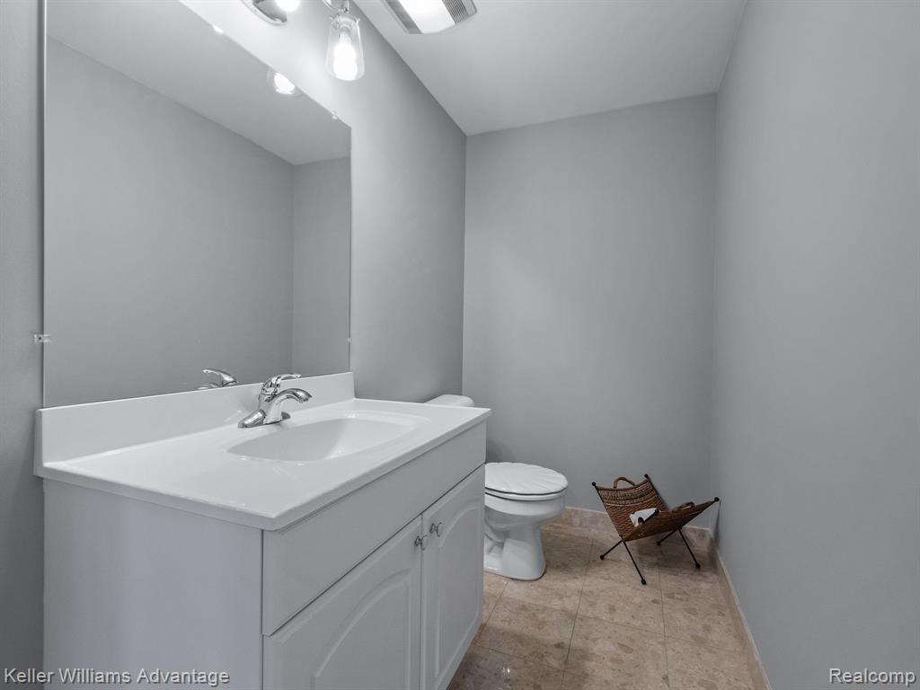 22181 LANCREST, Farmington Hills, MI 48335 — Photo 17