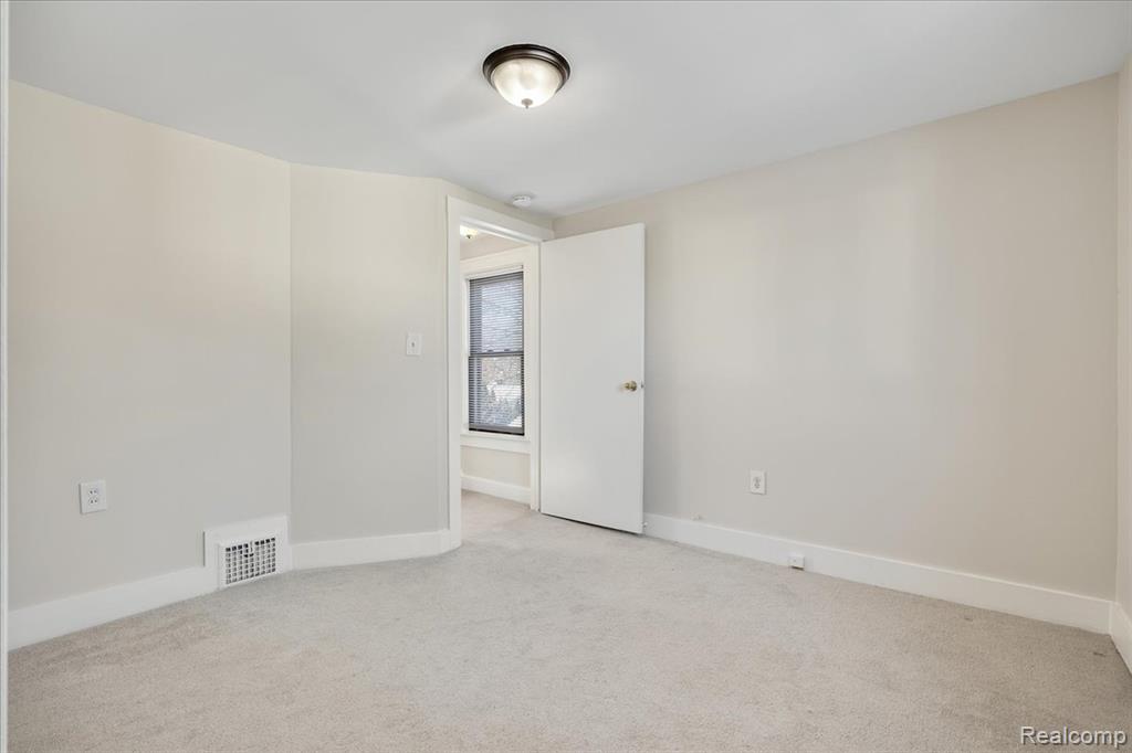 60 W Harry Avenue, Hazel Park, MI 48030 — Photo 20