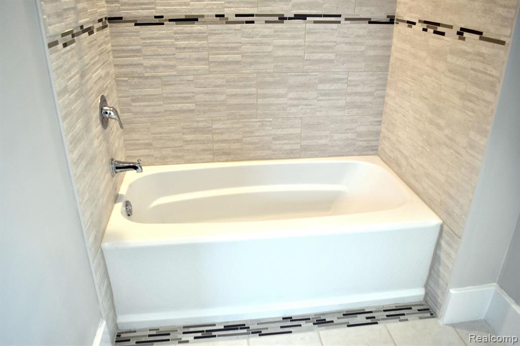 2054 EDISON Street, Detroit, MI 48206 — Photo 33