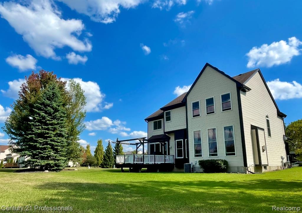 778 W Peninsula Court, Oxford, MI, 48371