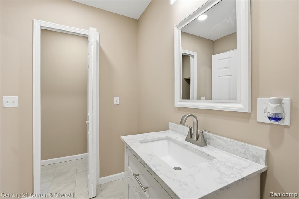8063 Gartner Street, Detroit, MI 48209 — Photo 16