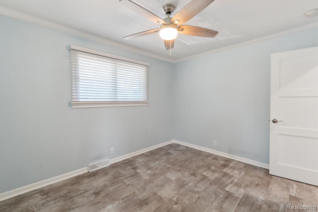 7262 Hatchery Road, Waterford, MI 48327 — Photo 16