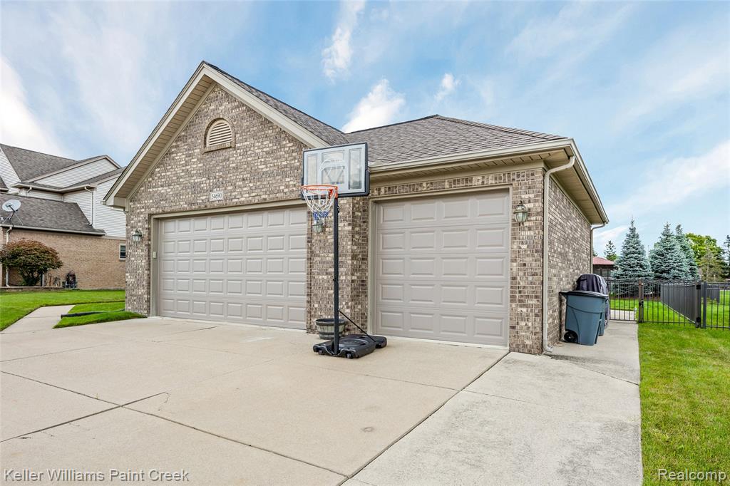 54690 Shady Creek Drive, New Baltimore, MI 48047 — Photo 4