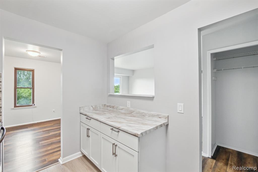 32013 W 12 MILE Road, 306, Farmington Hills, MI 48334 — Photo 15