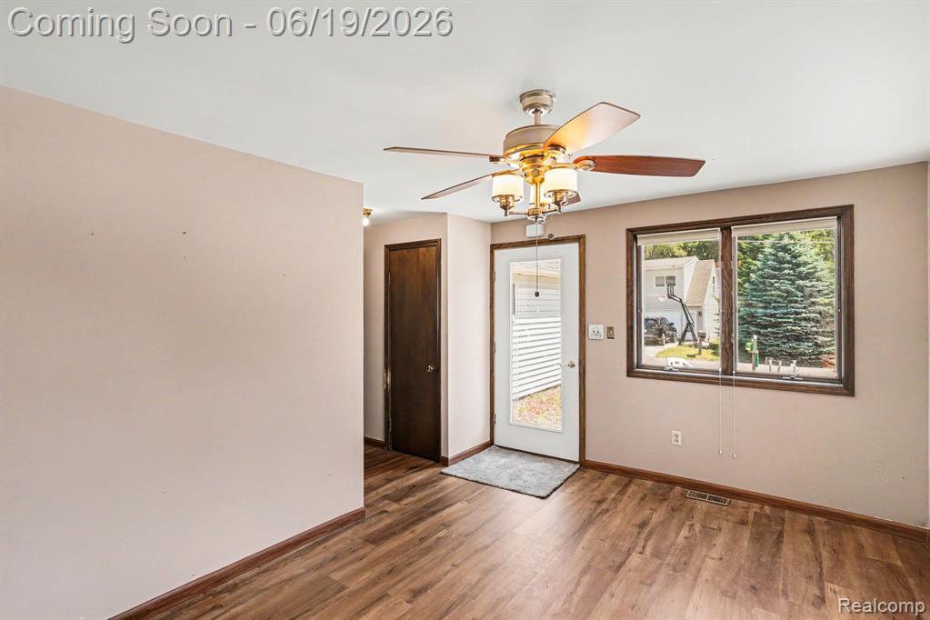 14174 Dartmouth Drive, Fenton, MI 48430 — Photo 4