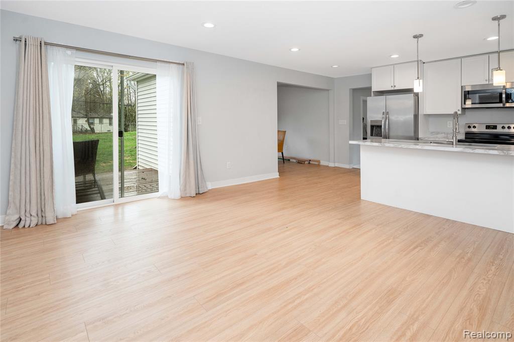 620 S Briarvale Drive, Auburn Hills, MI 48326 — Photo 9