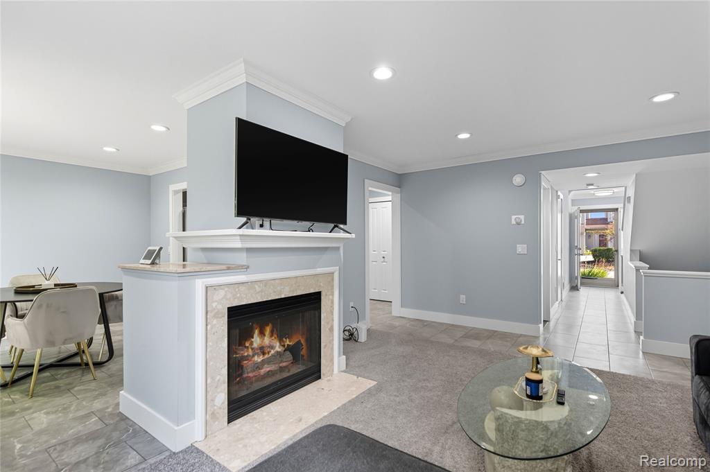 629 Ashley Circle, Rochester Hills, MI 48307 — Photo 5