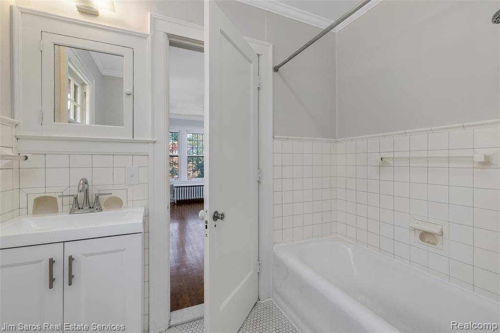 921 Berkshire Road, Grosse Pointe Park, MI 48230 — Photo 30