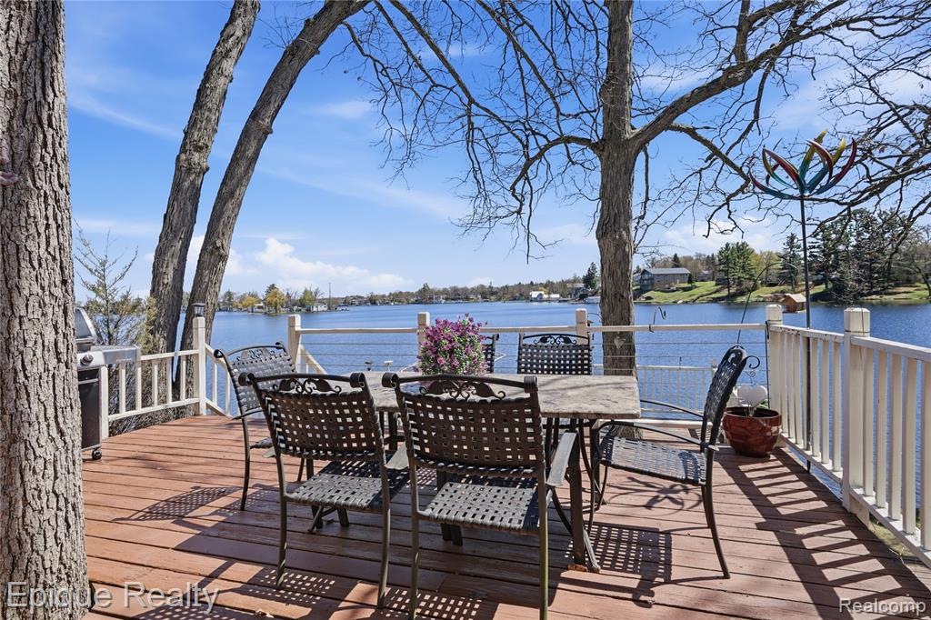 423 Shady Oaks Street, Lake Orion, MI 48362 — Photo 7