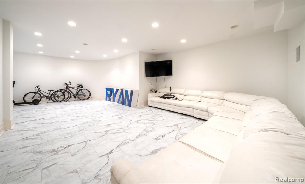 1744 Heron Ridge Drive, Bloomfield Hills, MI, 48302
