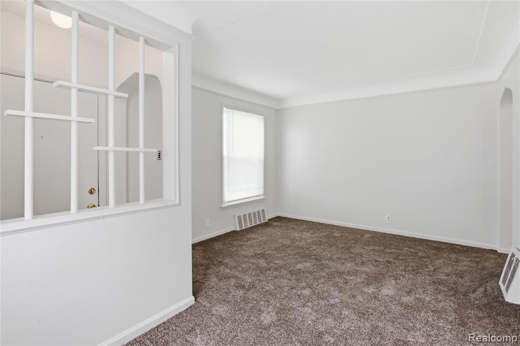 26316 Powers Avenue, Dearborn Heights, MI 48125 — Photo 17