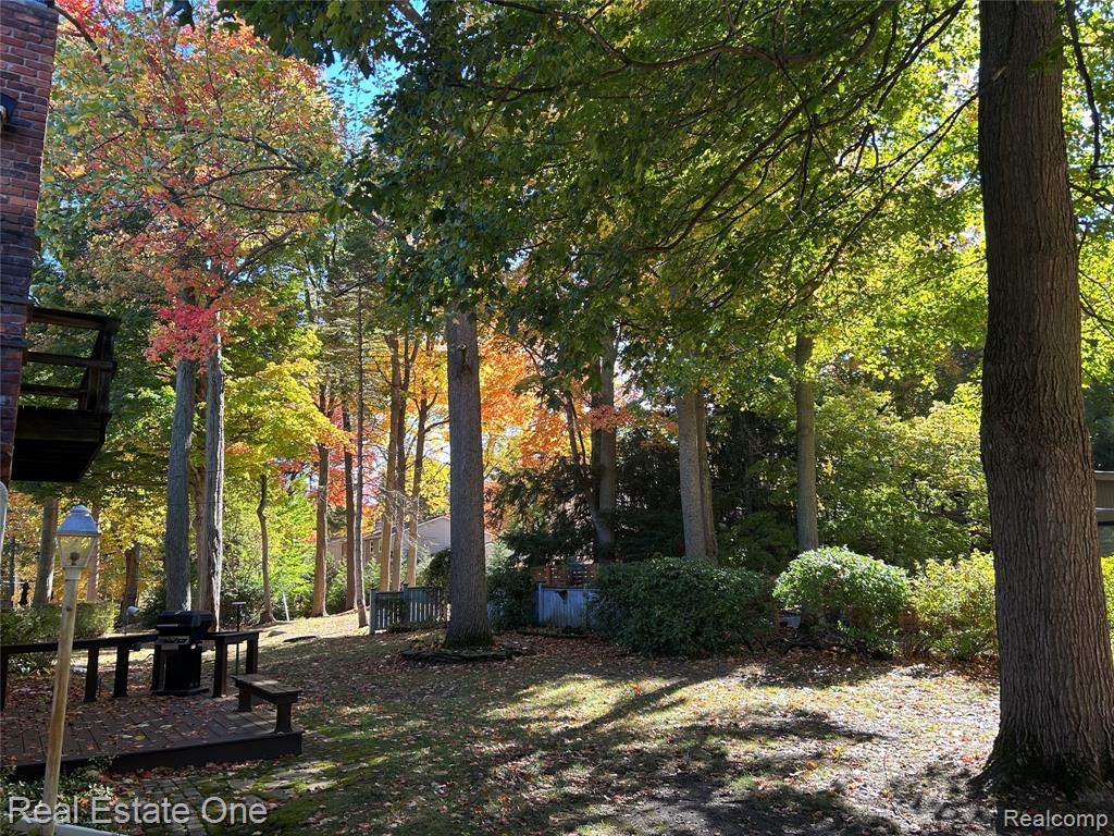 5593 Northcote, West Bloomfield, MI — Photo 28