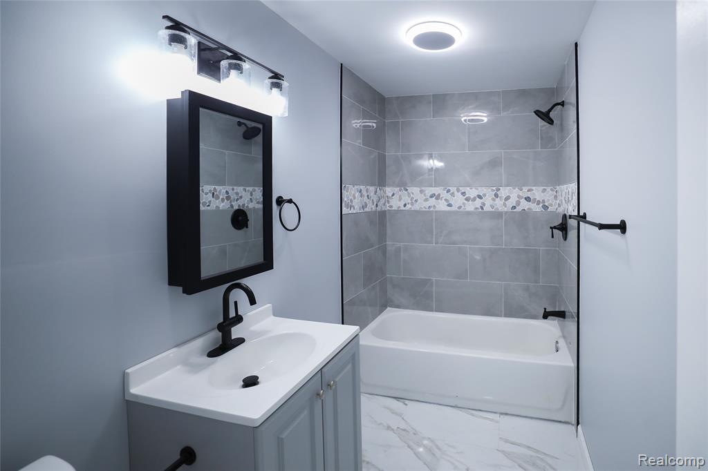 5170 Evaline Street, Hamtramck, MI 48212 — Photo 9