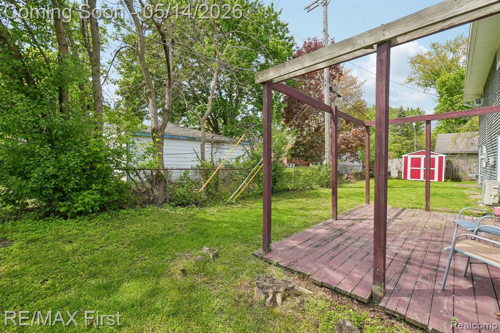 23041 Springbrook Drive, Farmington, MI 48336 — Photo 28