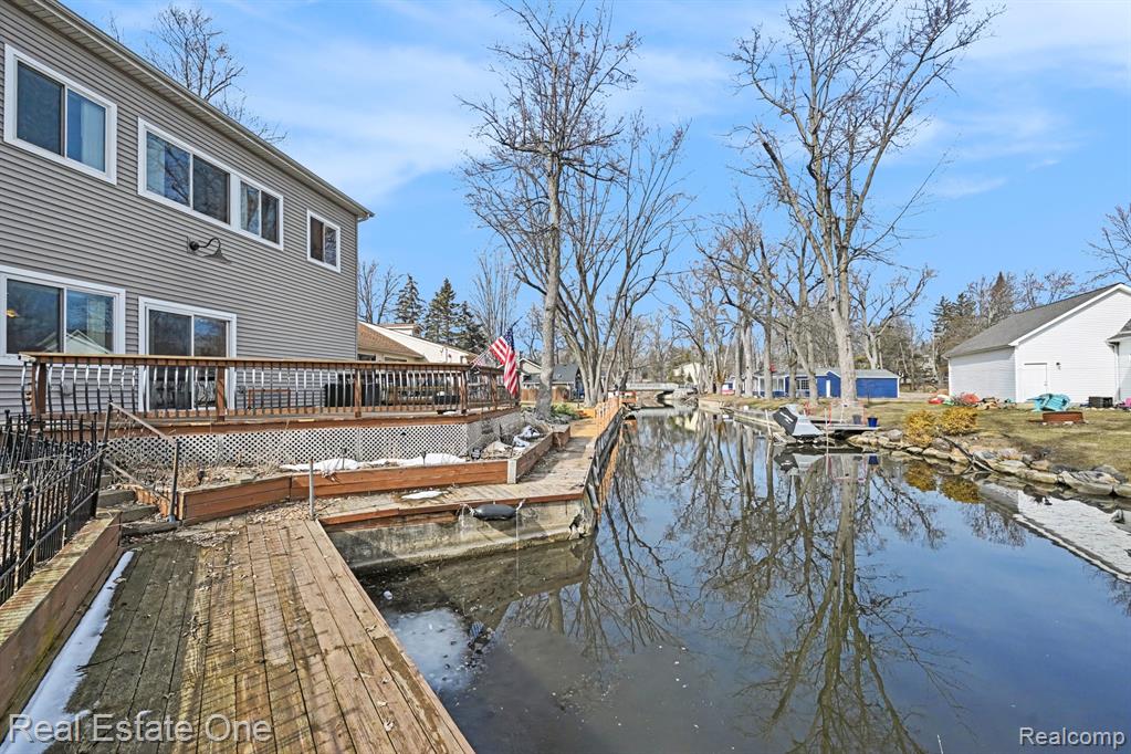 2061 Rosedale Drive, West Bloomfield, MI 48324 — Photo 22