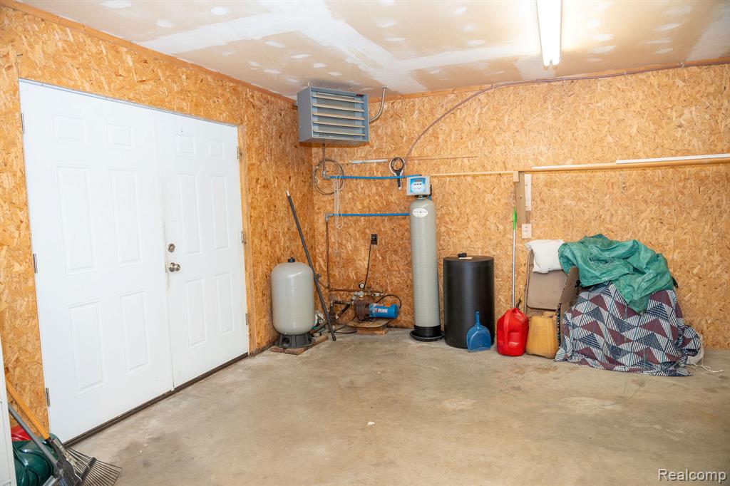 9887 W HIGGINS LAKE Drive, Roscommon, MI 48653 — Photo 23