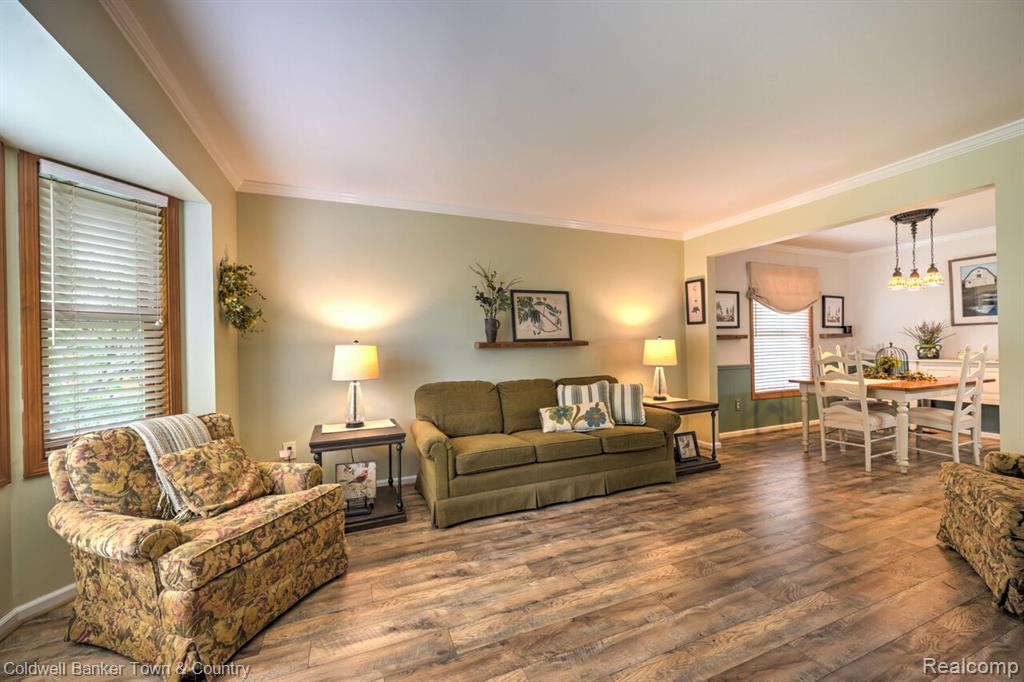 978 Oak Ridge Circle, Brighton, MI 48116 — Photo 6