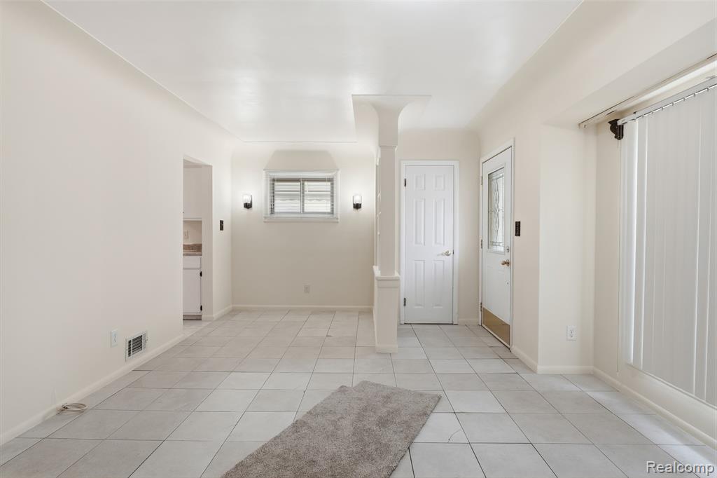 916 Buckingham Avenue, Flint, MI 48507 — Photo 6