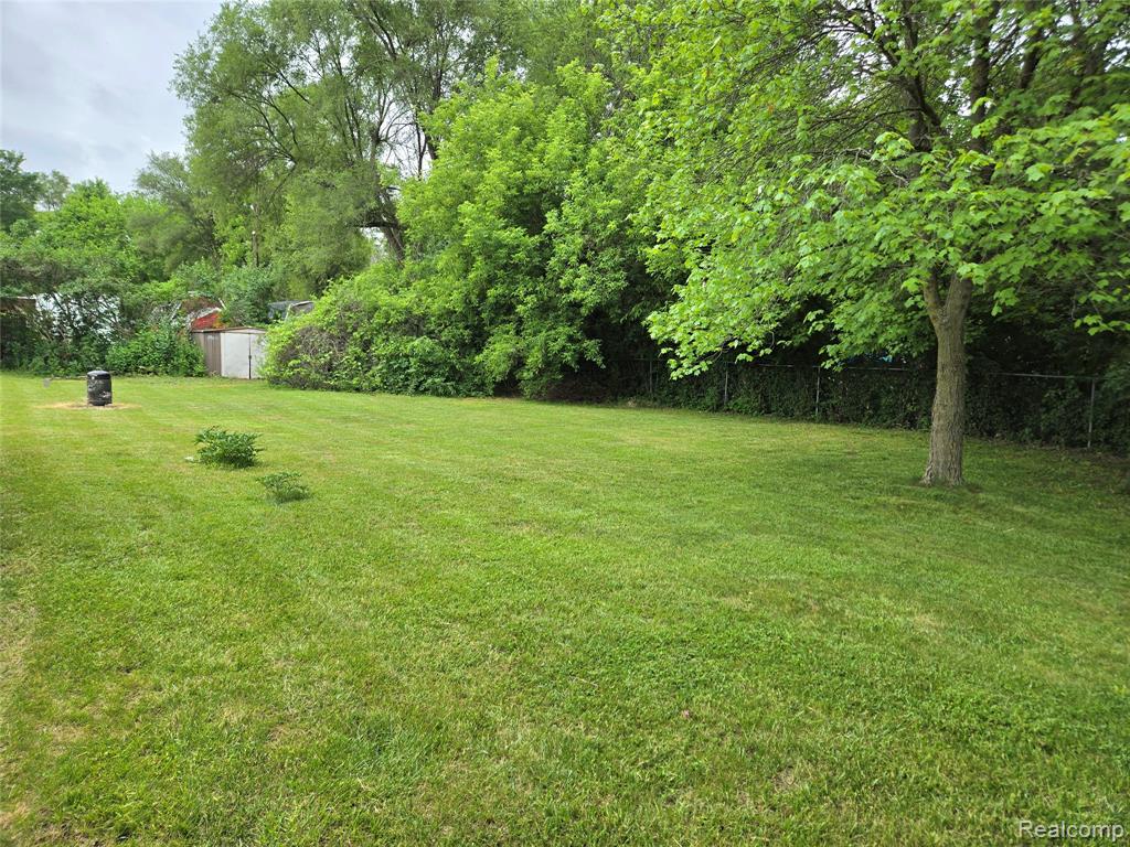 3433 W Mott Avenue, Flint, MI 48504 — Photo 5