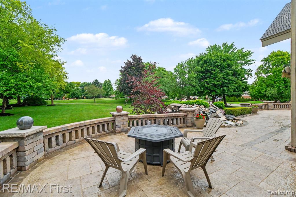 601 Brookwood Lane E, Rochester Hills, MI 48309 — Photo 30
