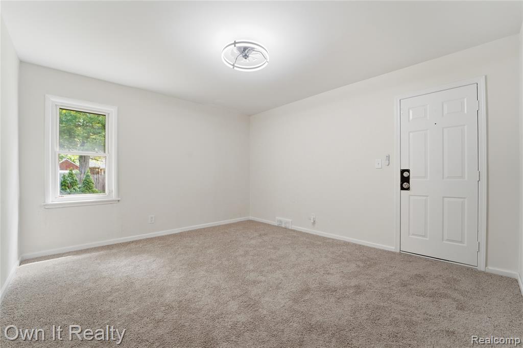 15490 Warwick Street, Detroit, MI 48223 — Photo 15